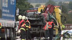 U Otrokovic zemřel při nehodě řidič, na Liberecku sjelo auto ze srázu