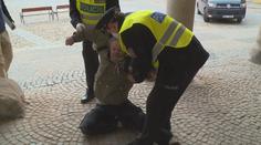 Protest na jihu Čech skončil velmi rychle, náměstí obklíčila policie. VIDEO
