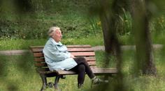 Chlapec (14) srazil důchodkyni v Hodoníně na zem a ukradl jí zlato