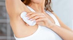 Deodorant známé značky způsobil ženám zdravotní potíže. Prodává se i v Česku