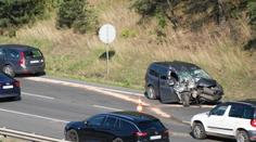 Hromadné nehody ucpaly tři české dálnice. Srazilo se při nich hned 15 aut