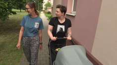 Karolína s Lucií vychovávají malou holčičku. Rády bychom se vzaly, vzkazují
