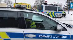 Tragická nehoda v Ostravě. Při srážce auta s vlakem zemřely dvě děti