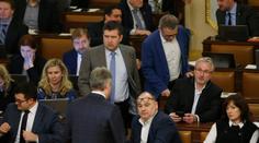 Vyšší daně na alkohol, cigarety a hazard sněmovna nedořešila