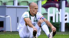 Smolná premiéra! Záložník Robben se v prvním ligovém utkání zranil