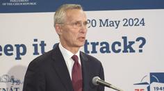 Jens Stoltenberg navštívil Prahu. Prezident Pavel mu udělil vyznamenání