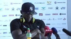 VIDEO: Bolt bavil svými „ksichtíky“ a v závodě prohrál s malými dětmi