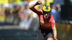 Na Tour slaví po těsném finiši Abrahamsen. Pogačar upadl, peloton na něj sportovně počkal