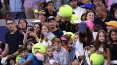 Ostuda na US Open. Muž okradl malého fanouška, prý šlo o polského milionáře