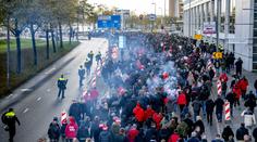 Krev, násilí i psí kousance! Zápas Feyenoordu a Unionu zkazily výtržnosti