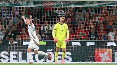 Oslavy postupu se v Lisabonu odkládají, nepomohl ani Ronaldo. Jistotu má Anglie