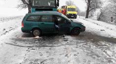 Tragická nehoda na Mostecku. Při srážce zemřel řidič osobního auta
