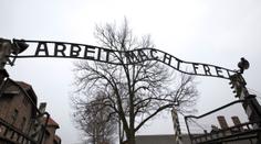 Hyeny! Turisté chtěli "suvenýr" z Osvětimi, udělali hroznou věc