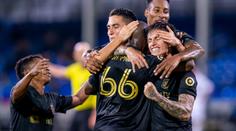 Drama v derby o LA! Červená pro Galaxy, sporný gól a vítězství favorita