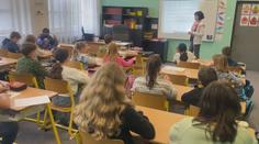 Škola začala s opravami topení. Zima se vrátila, děti se ve třídách klepou zimou
