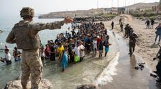 Desetitisíce migrantů už Ceutu opustily. Nedali nám ani chleba, stěžují si