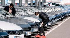 Strach z elektrické budoucnosti? Ojetiny dál zdražují, přesto rychle mizí z trhu
