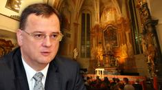 Vláda nepočká na výrok soudu o restitucích. Vystavuje stát riziku drahých žalob