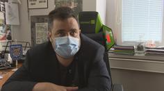 Hrad je rusko-čínská ambasáda, říká Novotný. Hlídá jej policejní ochranka