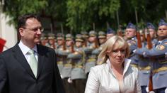 NEČAS RADIČOVÉ: Snad Slovensku nezbyde po MS ZADLUŽENÁ HALA!