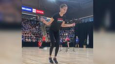 Dívka překonala rekord ve skoku přes švihadlo. Stihnete přeskoky sečíst?