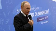Putin nechtěně ukázal, že trpí bolestmi. Jeho nemoc má být smrtelná