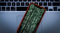 iPhony úředníků jsou hacknuté, Rusové mají zákaz. Rizikem jsou starší verze