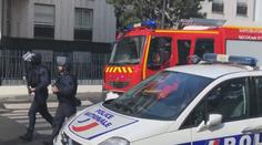 Útočník v Paříži pobodal dva lidi. Policie zatkla dva podezřelé