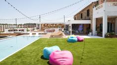 Tragická smrt u vily Love Islandu. V bazénu našli mrtvého chlapce