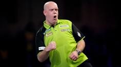 Van Gerwen ukázal světovou třídu. Ve čtvrfinále je po boji i Littler
