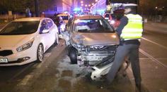 Namol opilá žena zdemolovala čtyři auta. Pak tvrdila, že neřídila