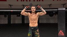 Další Slovák míří do UFC. Smlouvu vybojoval i přes zakázaný úder