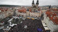 Protest proti Babišovi a Benešové: Přišly tisíce lidí, za týden znovu