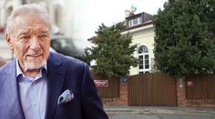 PŘÍMÝ PŘENOS z Bertramky: Gott zemřel, lidé se loučí s Mistrem