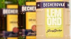 Becherovka zastavila výrobu, nechce plnit sklady