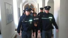 Matku tyranku poslal soud do vazby! Za smrt miminka jí hrozí 12 let
