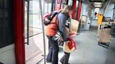 Dřevěné sedačky budou i v autobusech, plánuje pražský dopravní podnik. SOUHLASÍTE?
