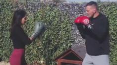 Krpálek oblékl boxerské rukavice. Bránit se musel své ženě i synovi