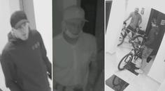 Poznáváte je? Přišli pěšky, odjeli na kolech. Policie pátrá po dvou zlodějích