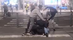 VIDEO: Taxikáři se surově pobili na pražském letišti. Přeli se o zákazníky