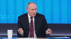 Putin si myslí, že s Ukrajinou udělal chybu. Napadl by ji znovu, ale jinak