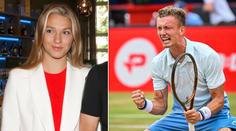 Co na sebe? Lehečkova přítelkyně žádá před Wimbledonem o pomoc fanoušky