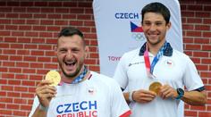 Krpálek s Prskavcem prozradili, jak vypadalo zapíjení medailí