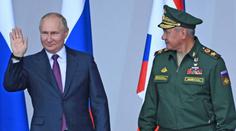 Putin se vysmál útokům na Rusko, Šojgu představil plán odvety Západu