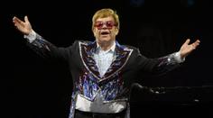 Eltona Johna trápí oční infekce! Špatně vidí na jedno oko