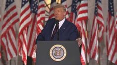 Proti mé vůli mě líbal a osahával, tvrdí žena o Trumpovi. Ten to popírá