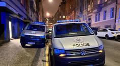V centru Prahy zemřel po pádu z okna muž. Pokoušel se utéct před policií