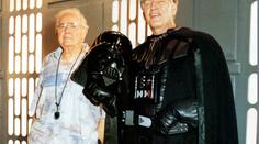 Svět přišel o další hereckou legendu, zemřel představitel Darth Vadera