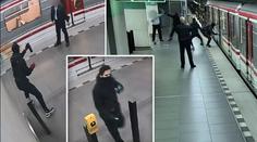 Posprejovali metro a stříkali jeho obsluze sprejem do obličeje