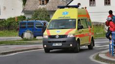 Chlapec se při hře zřítil z branky. Má vážně poškozený mozek